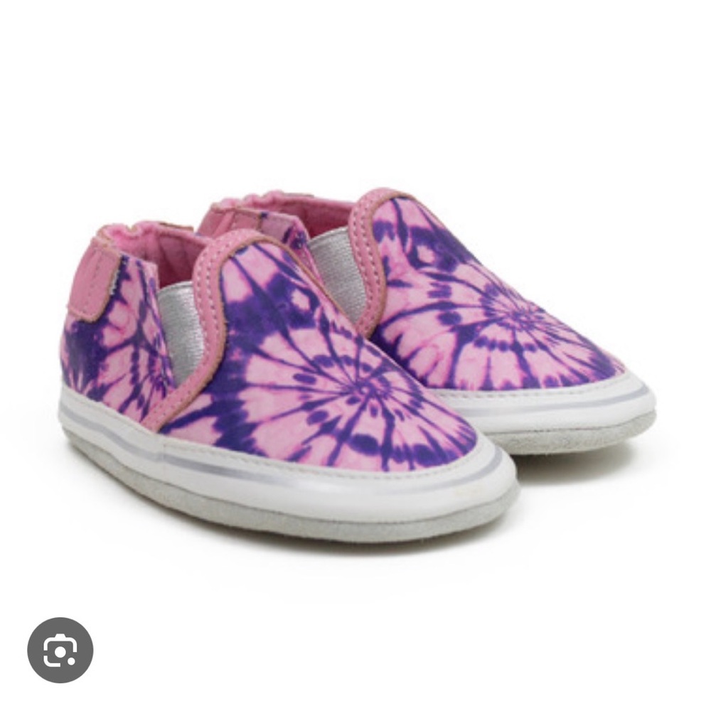 NWT Robeez soft soles 12-18 months